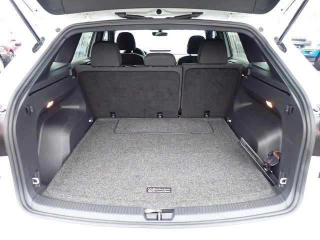 Used 2020 Volkswagen Atlas Cross Sport S image 8