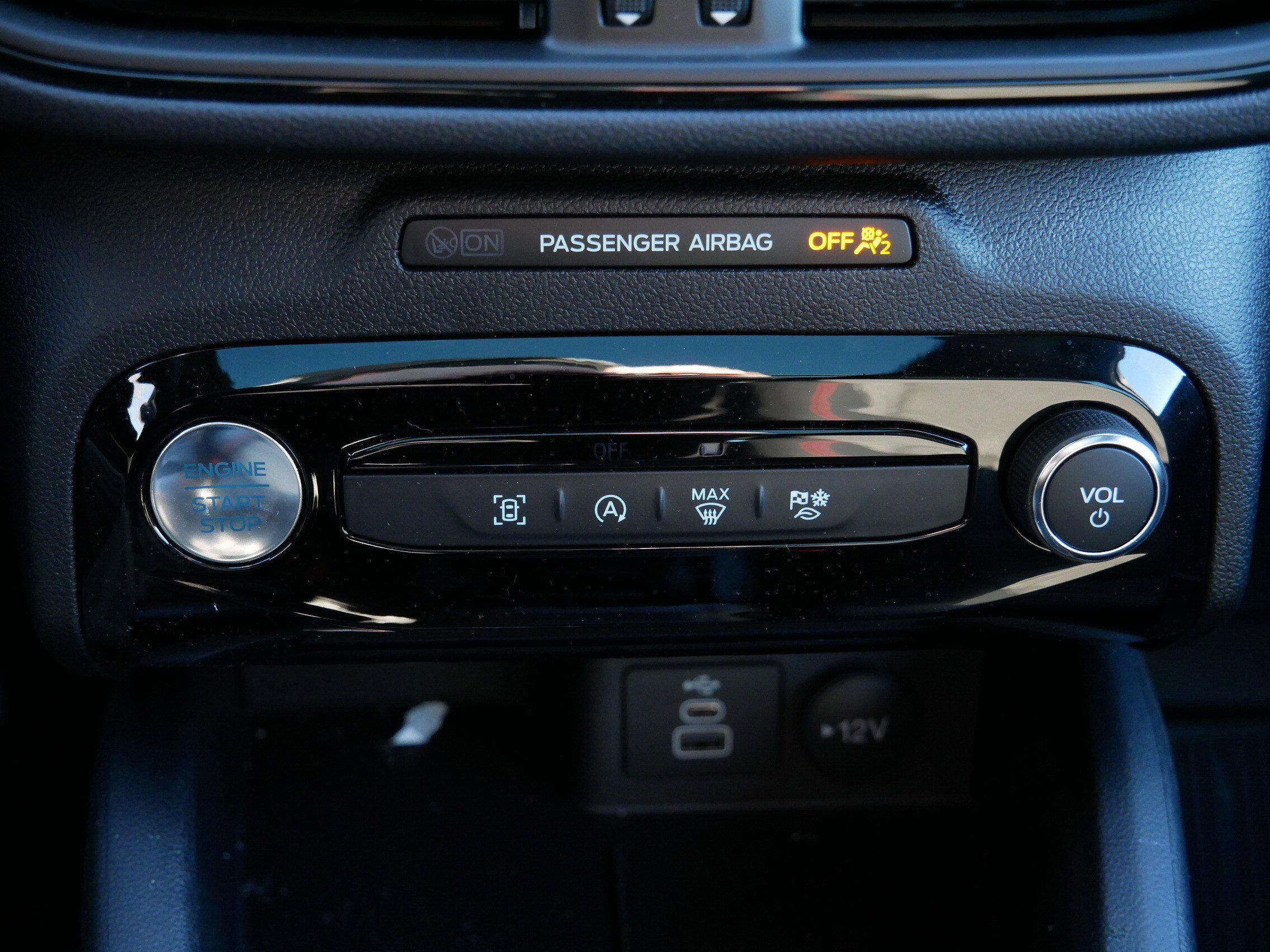 New 2025 Ford Escape ST-Line w/ Tech Pack #1 image 30