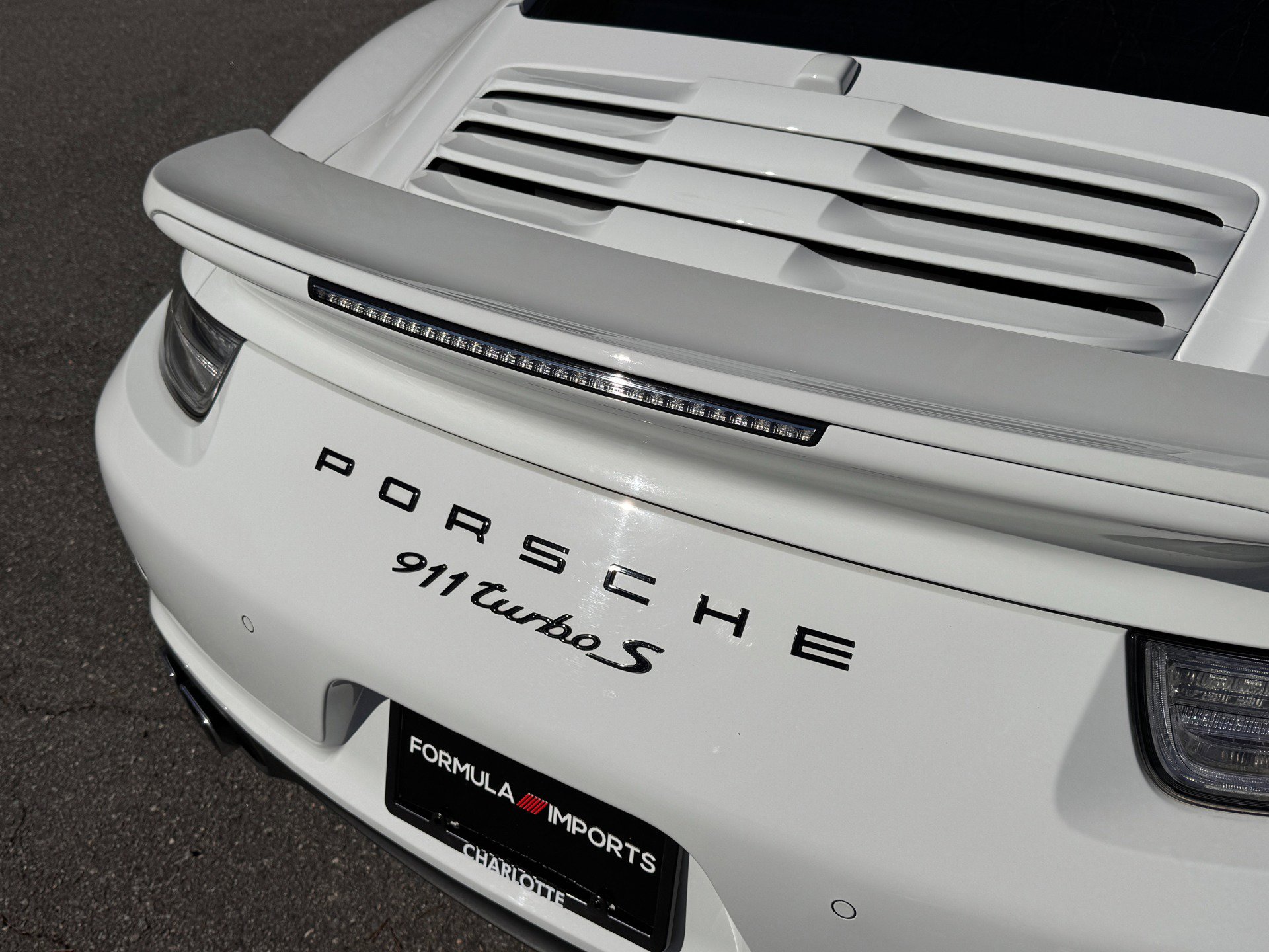 Used 2014 Porsche 911 Turbo S image 19