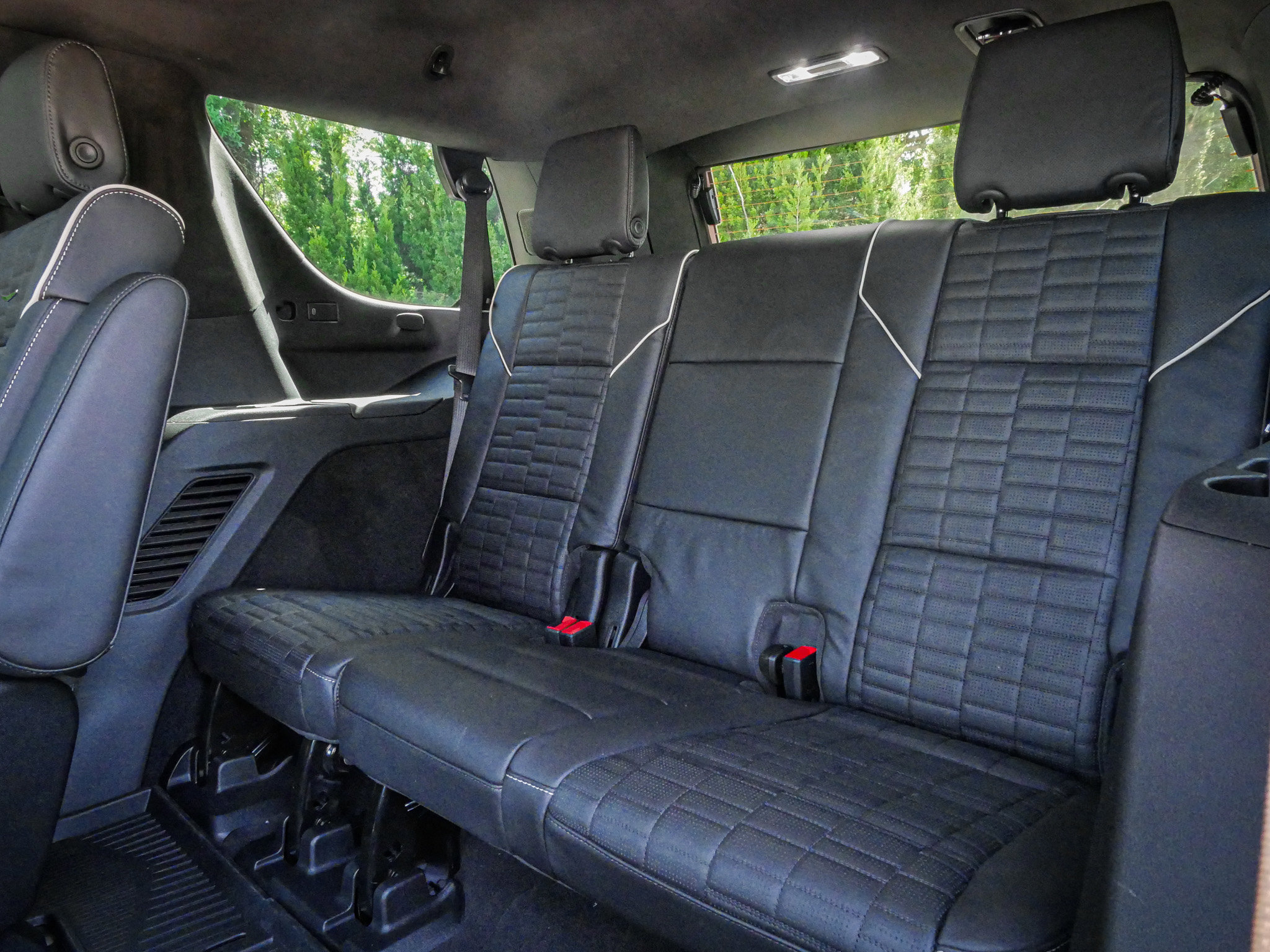 Used 2026 Cadillac Escalade V w/ LPO, ONYX Package AWD/4WD image 33