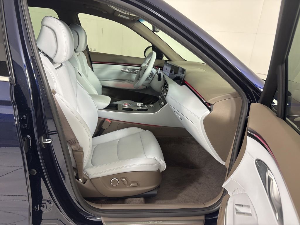 New 2026 Genesis GV70 2.5T Advanced AWD/4WD image 14