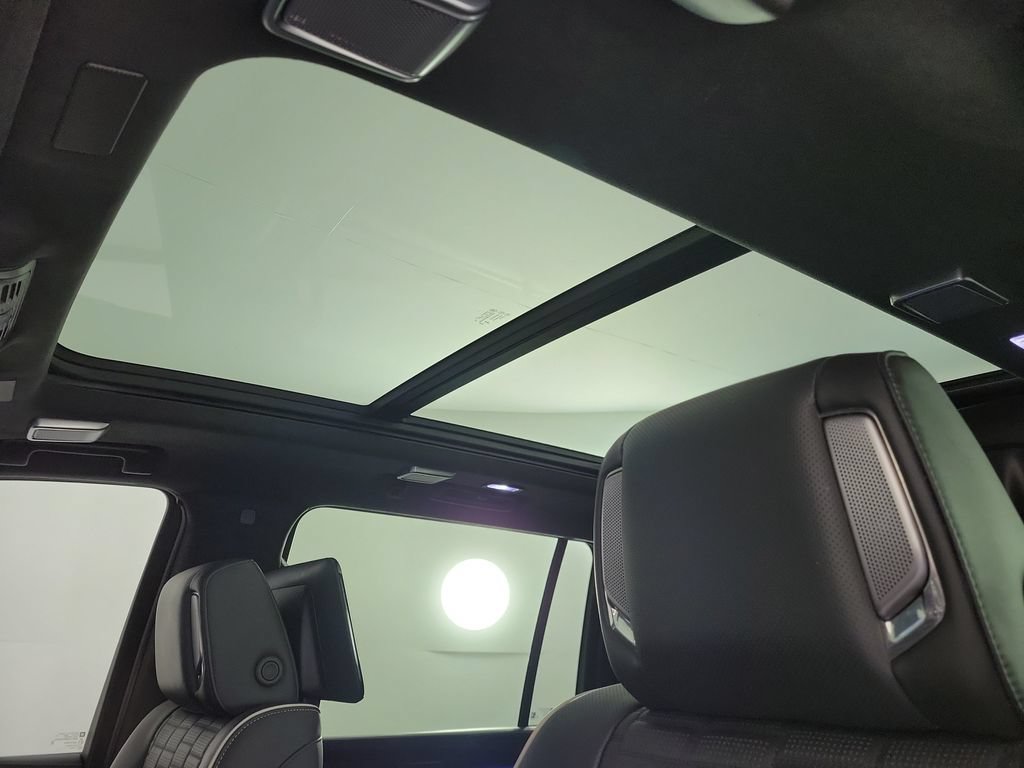 Certified 2025 Cadillac Escalade ESV Sport Platinum w/ LPO, Floor Liner Package AWD/4WD image 18