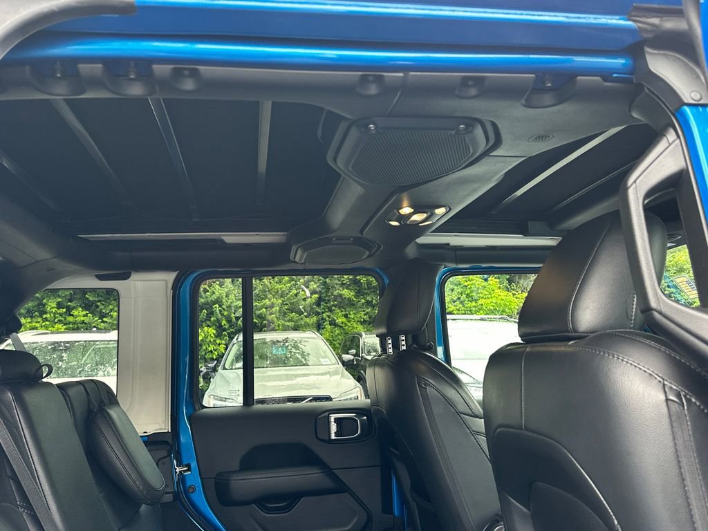 Used 2022 Jeep Wrangler Unlimited Sahara AWD/4WD image 13
