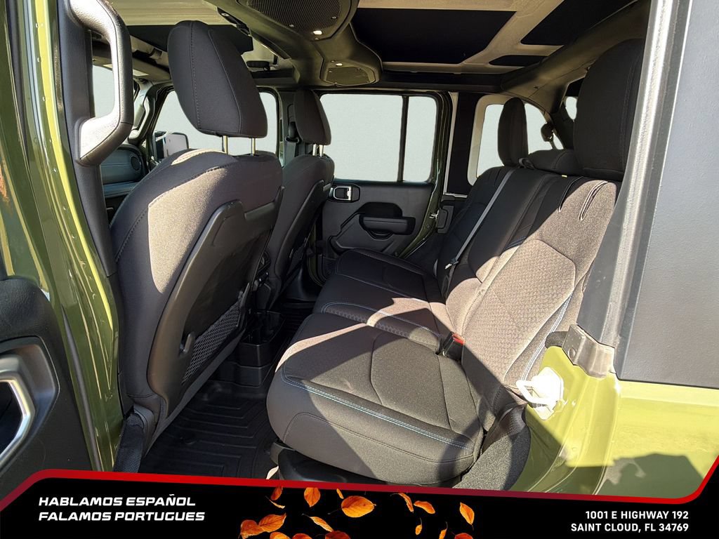Used 2024 Jeep Wrangler Unlimited Rubicon 4xe w/ Technology Group AWD/4WD image 18