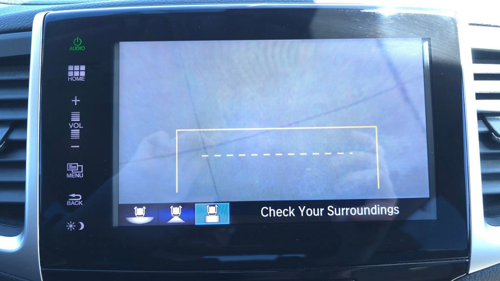 Used 2016 Honda Pilot Touring image 38