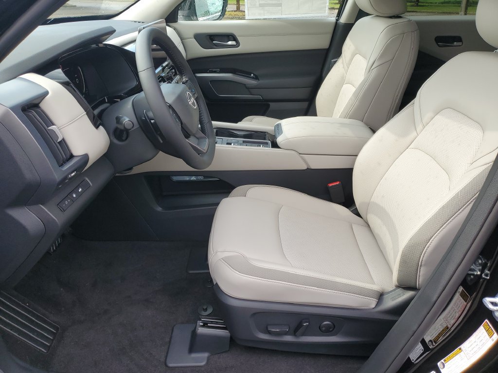 New 2026 Nissan Pathfinder SL FWD image 19