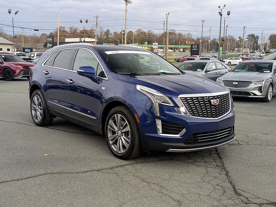 Certified 2025 Cadillac XT5 Premium Luxury image 3
