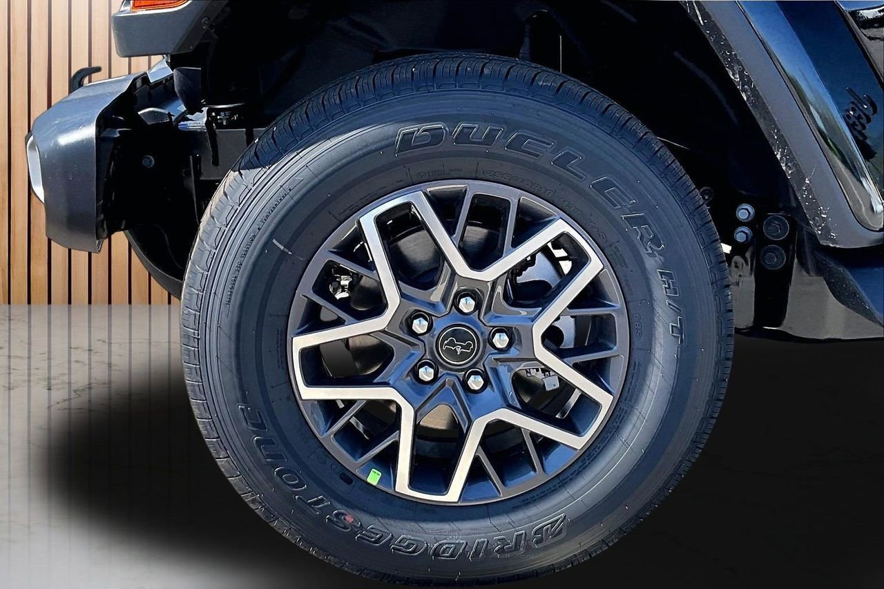 New 2026 Jeep Wrangler Sahara AWD/4WD image 32