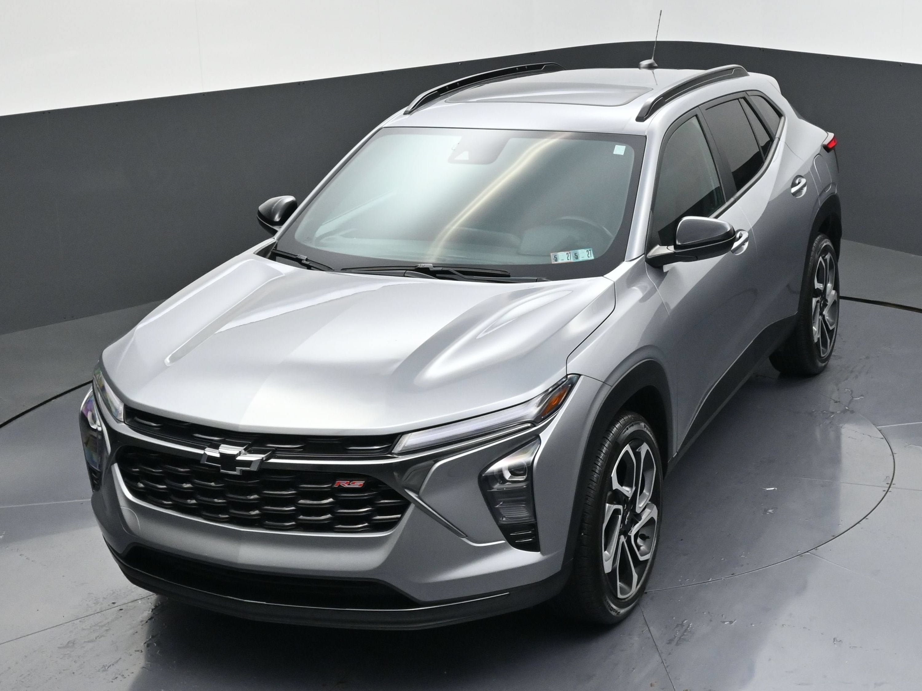 Used 2025 Chevrolet Trax RS w/ Sunroof Package FWD image 46