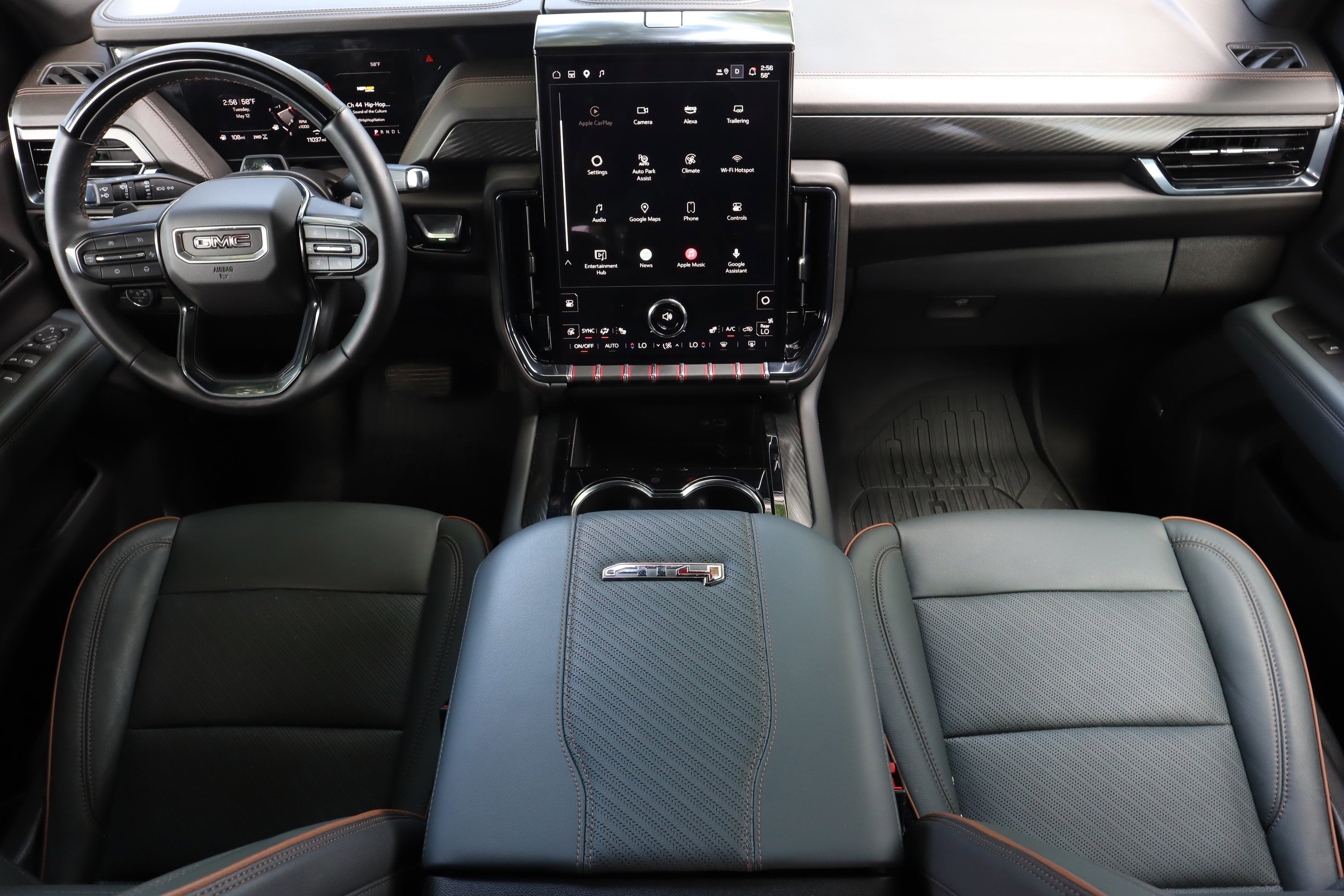 Used 2025 GMC Yukon AT4 w/ AT4 Premium Plus Package AWD/4WD image 7