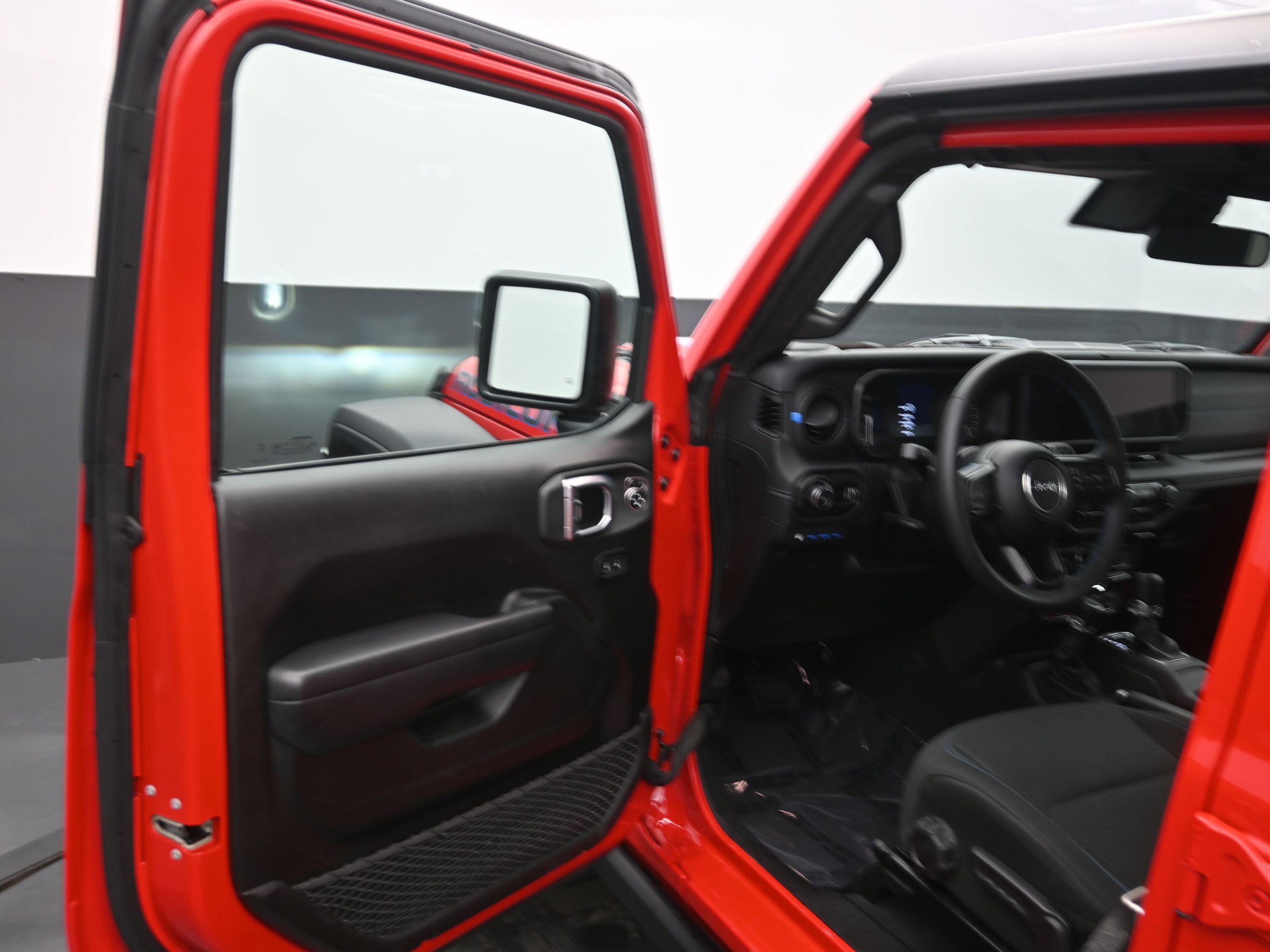 Used 2024 Jeep Wrangler Unlimited Rubicon 4xe image 17