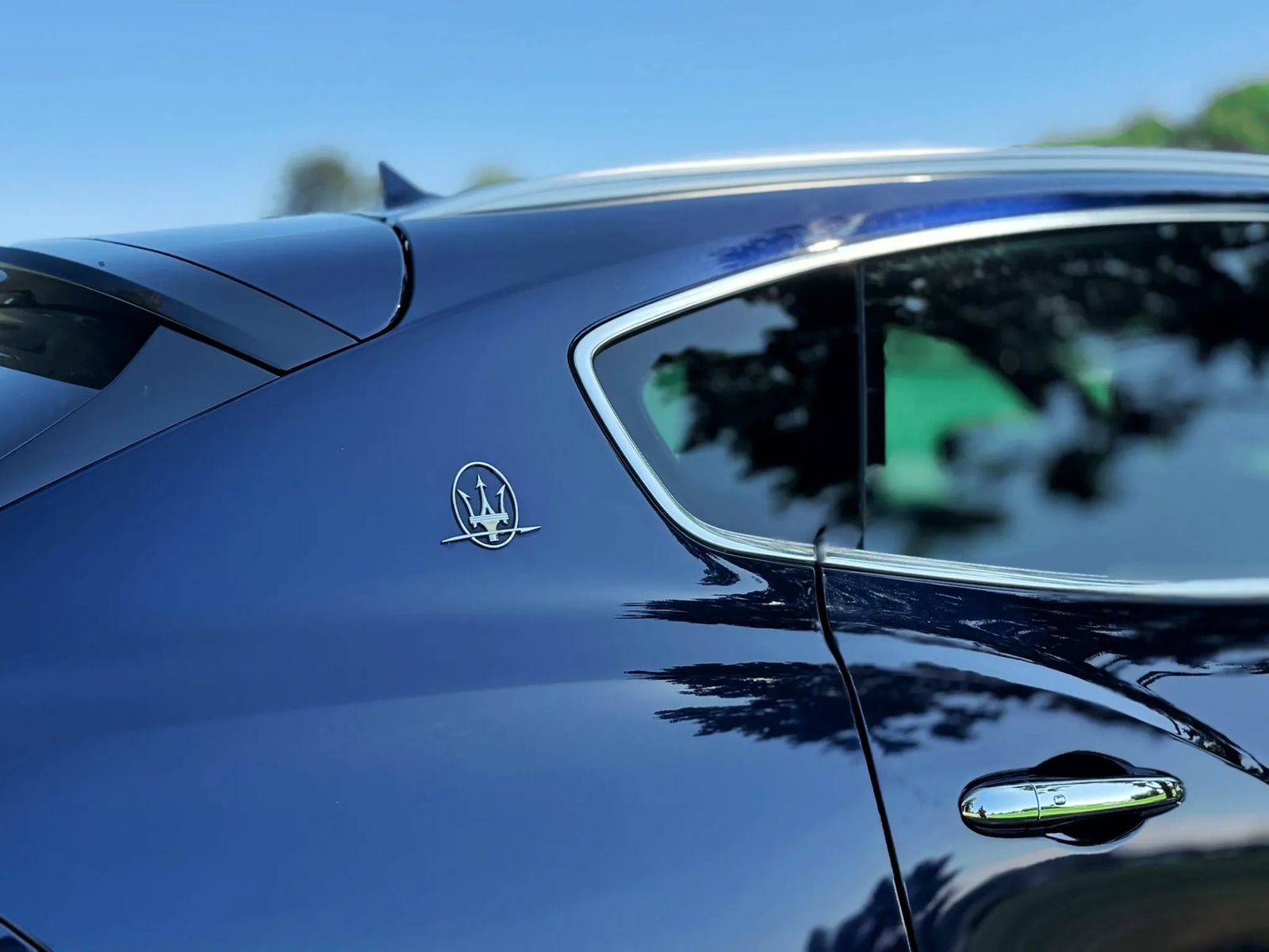 Used 2018 Maserati Levante GranLusso AWD/4WD image 26