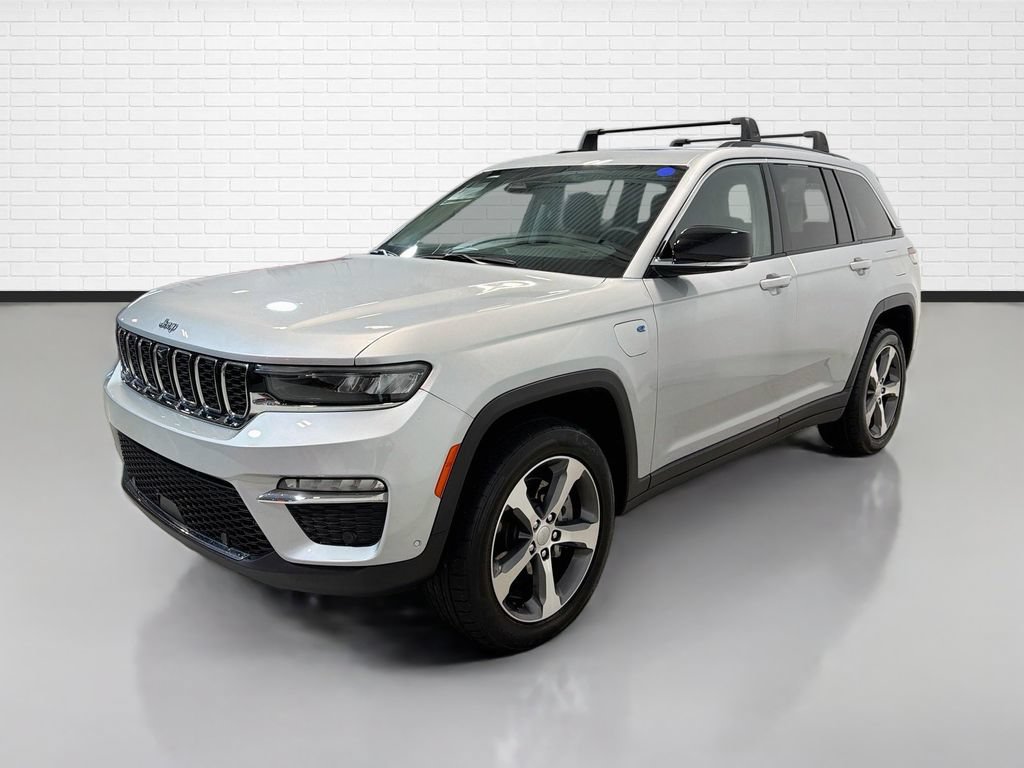 Used 2023 Jeep Grand Cherokee 4WD 4xe w/ Luxury Tech Group II image 5