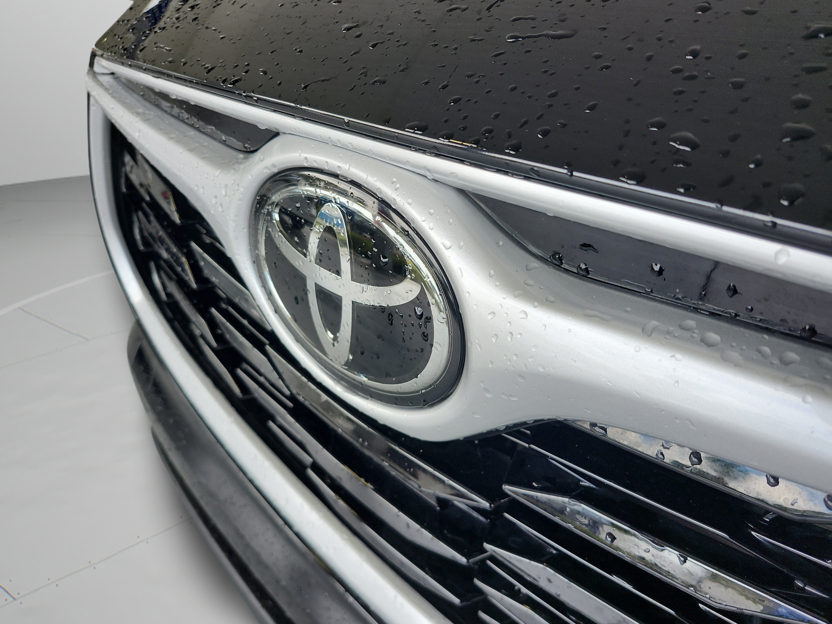 Used 2022 Toyota Highlander XLE FWD image 31
