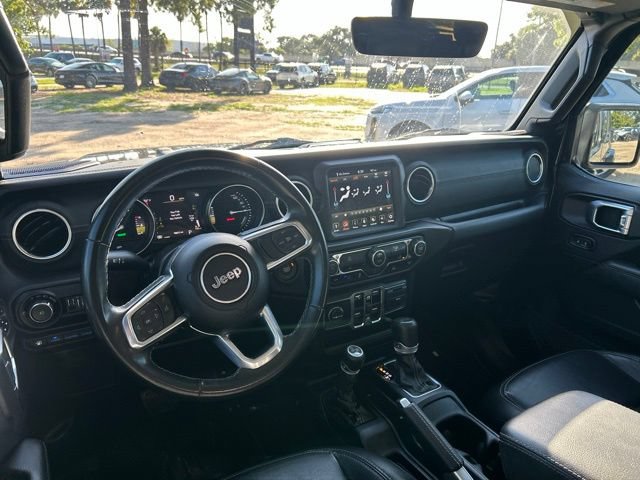 Used 2022 Jeep Wrangler Unlimited Sahara AWD/4WD image 14