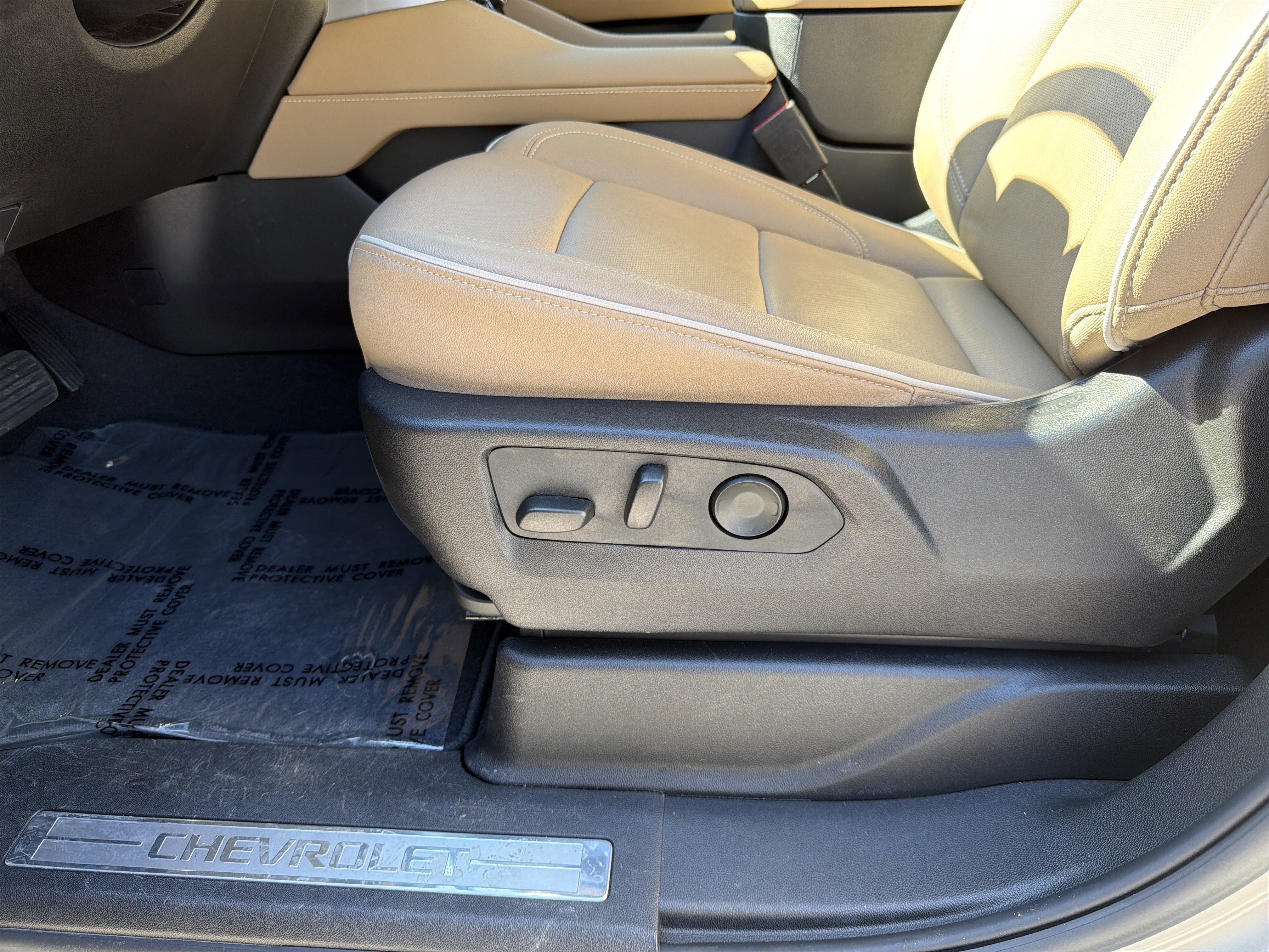 Used 2024 Chevrolet Tahoe Premier w/ Premium Package 2 image 11