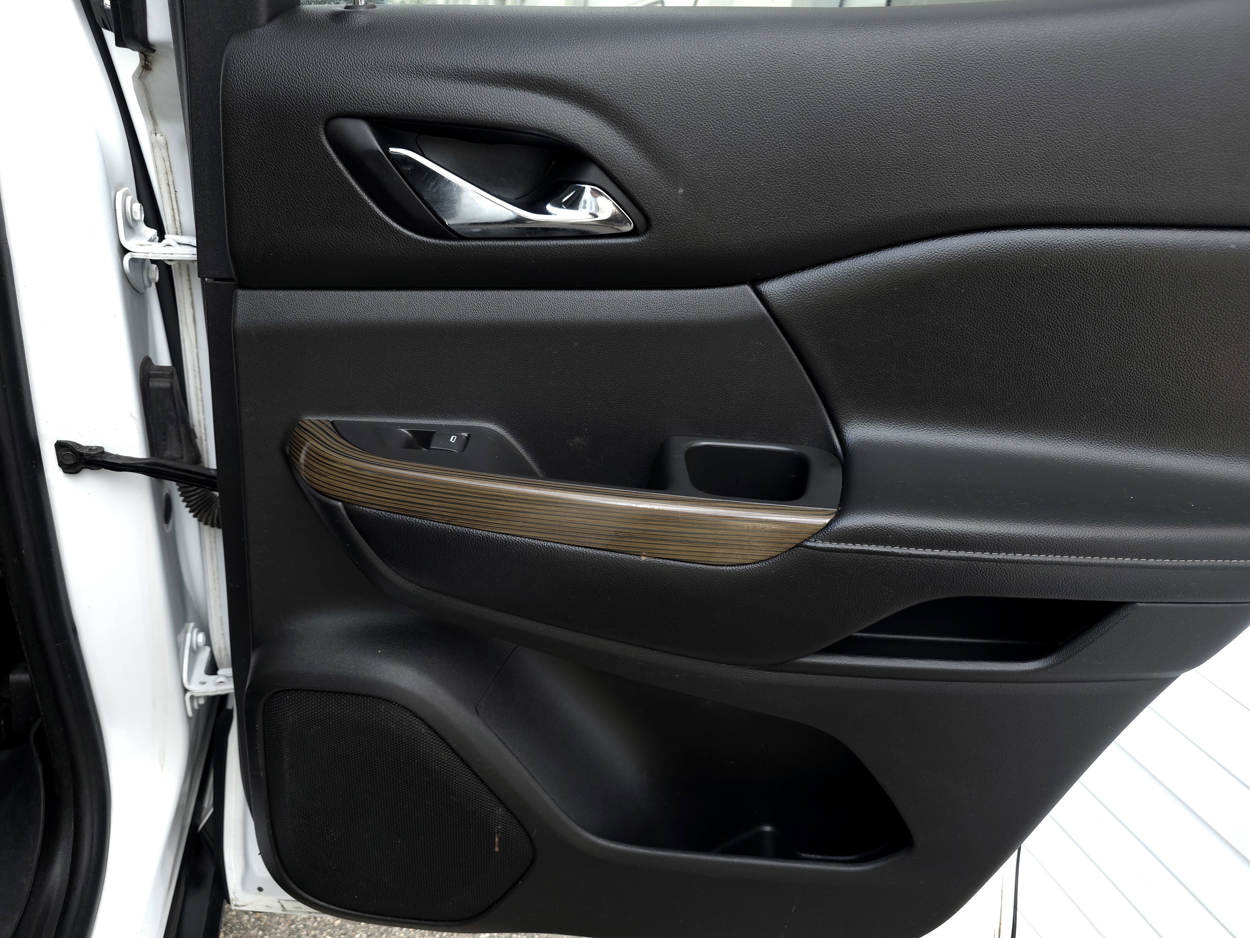 Used 2019 GMC Acadia SLE image 39