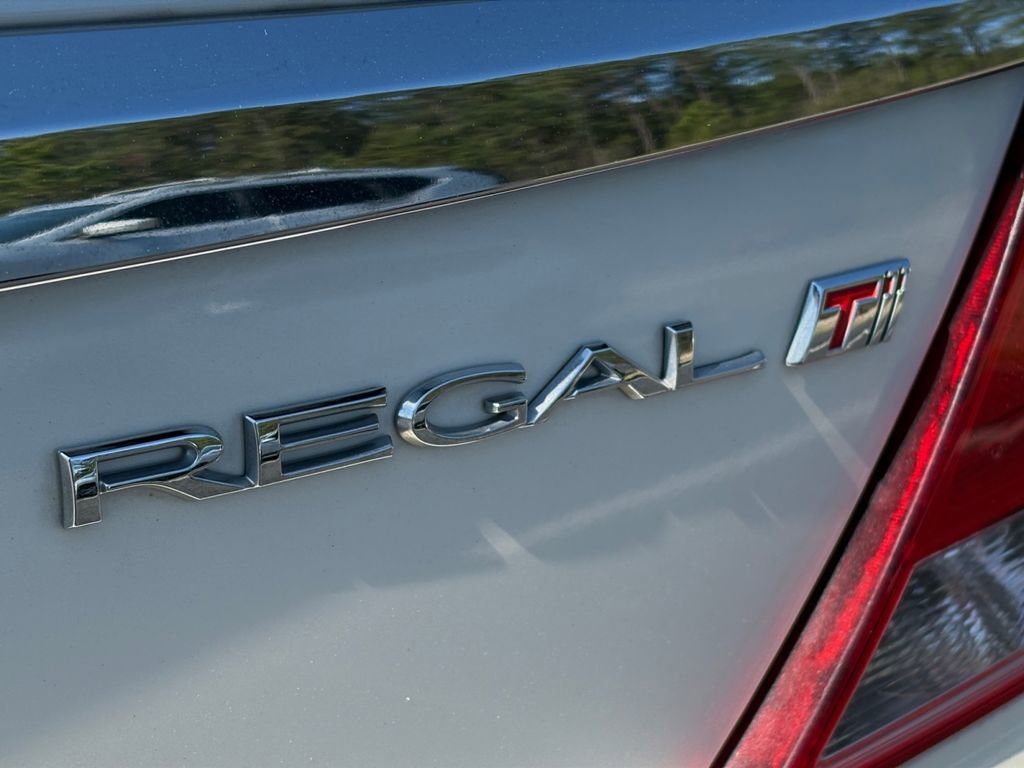 Used 2013 Buick Regal Premium image 10