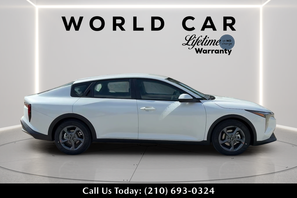New 2026 Kia K4 FWD image 2