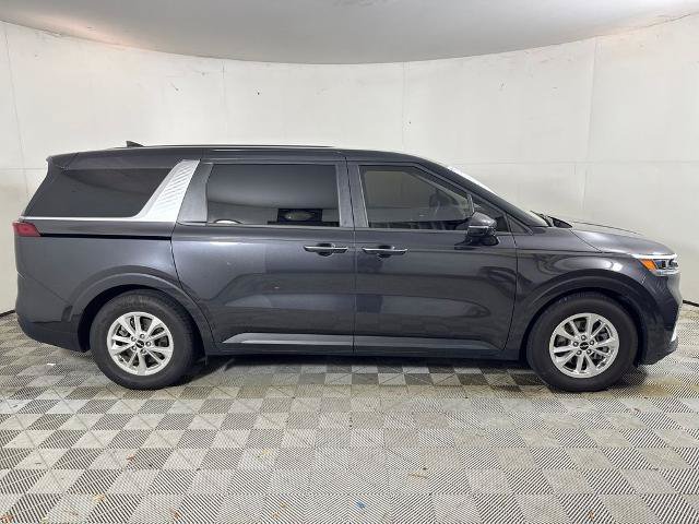 Used 2022 Kia Carnival LX FWD image 2