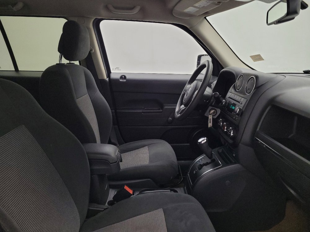 Used 2016 Jeep Patriot Sport image 21