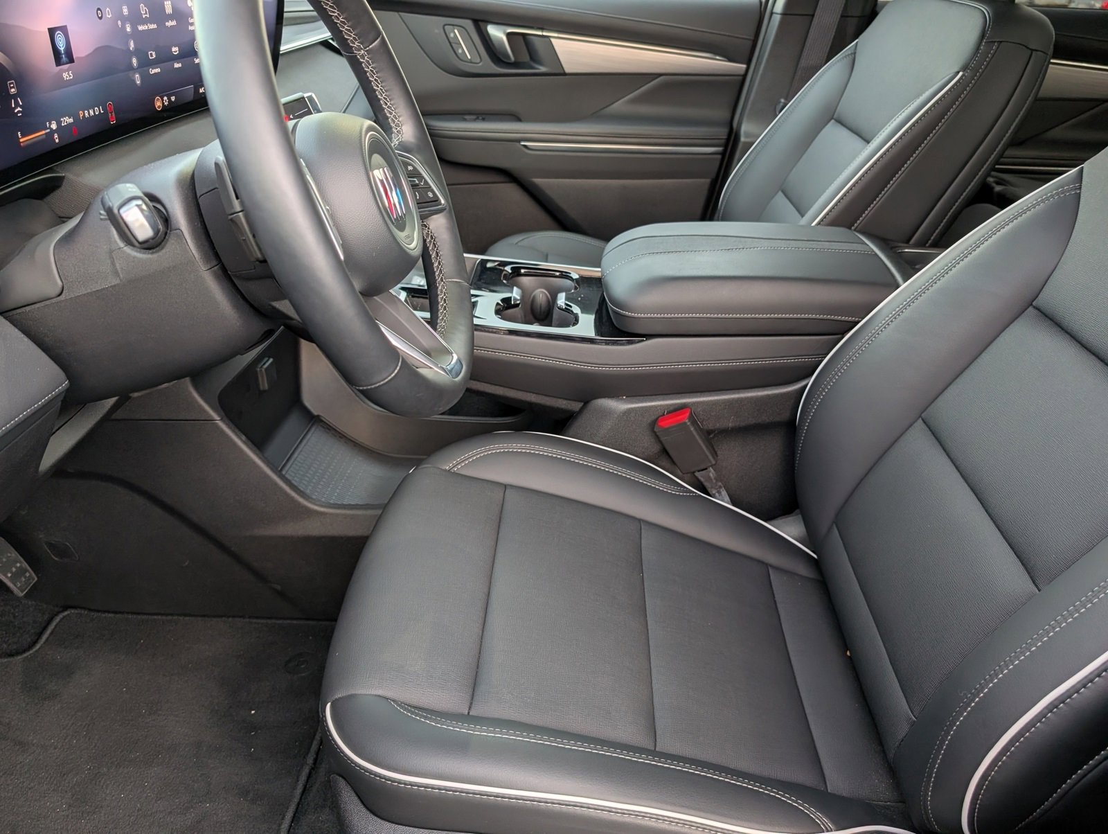 Used 2025 Buick Enclave Preferred image 3