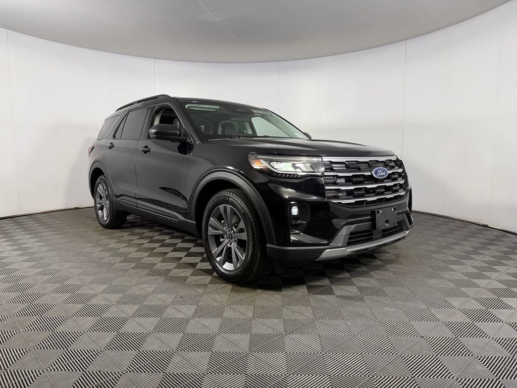 Used 2026 Ford Explorer Active w/ Active Comfort Package AWD/4WD image 2