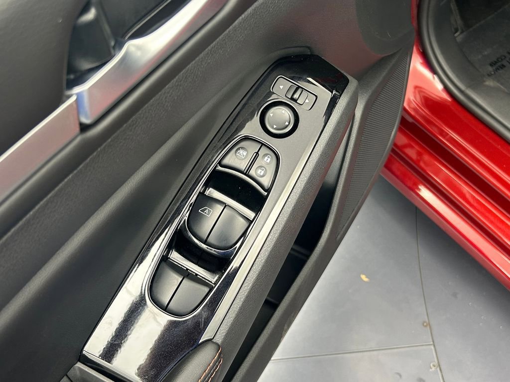 Used 2024 Nissan Altima 2.5 SR image 11