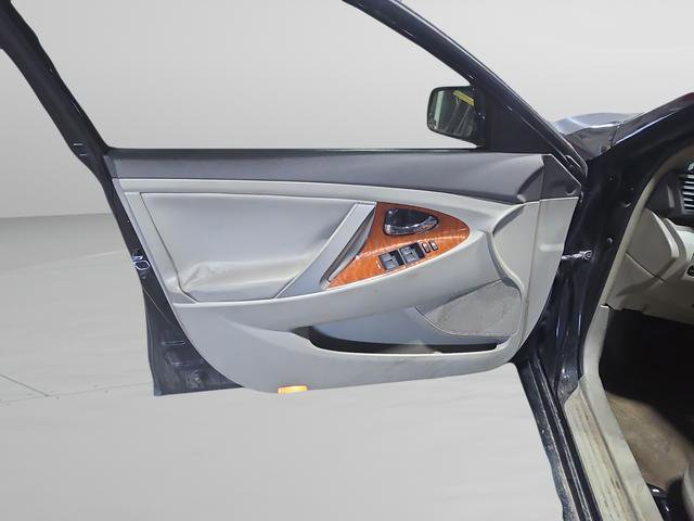 Used 2011 Toyota Camry XLE w/ XLE Extra-Value Pkg #1 image 25