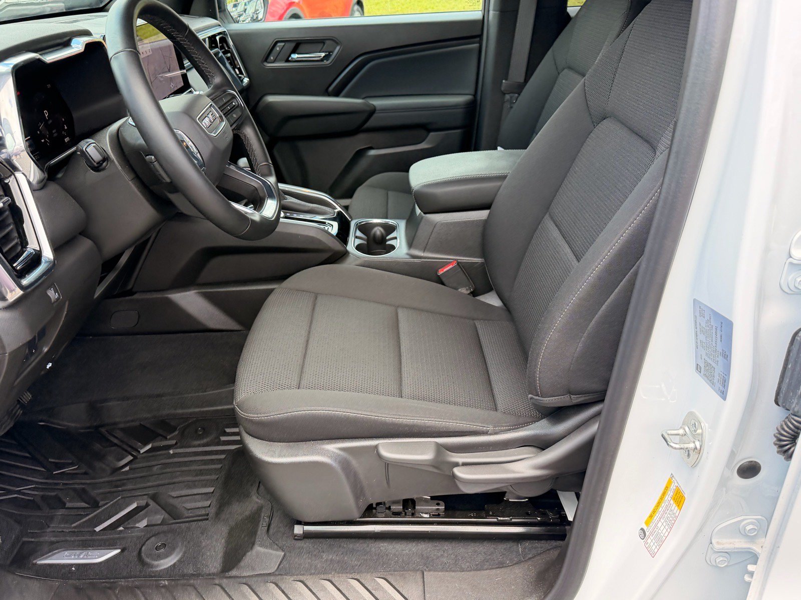 Used 2025 GMC Canyon Elevation AWD/4WD image 11