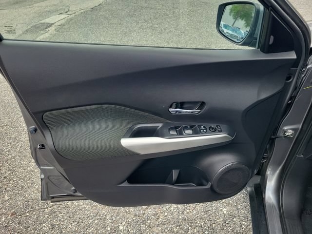 Used 2019 Nissan Kicks SV FWD image 14