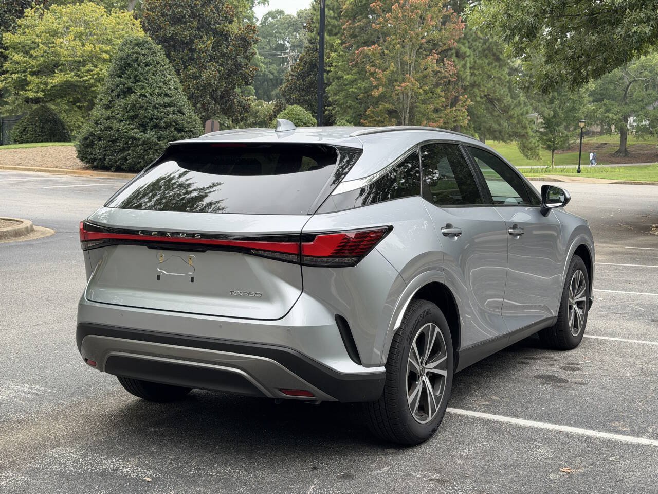 Used 2025 Lexus RX 350 Premium w/ Accessory Package (Z1) FWD image 5
