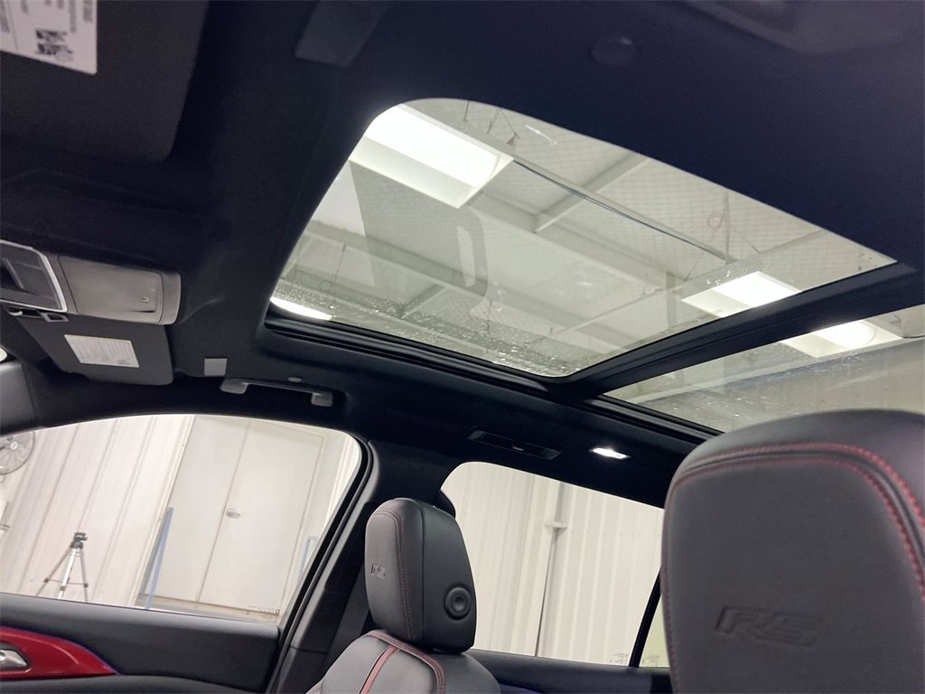 New 2026 Chevrolet Traverse RS w/ LPO, Floor Liner Package image 19