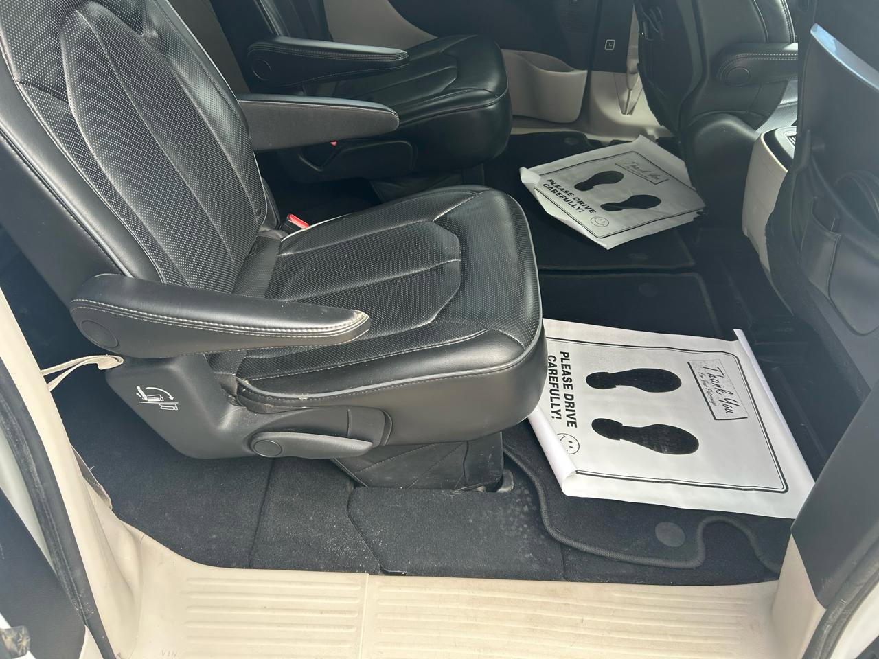 Used 2019 Chrysler Pacifica Limited image 11