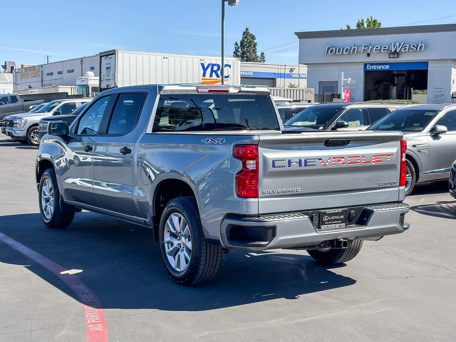 Used 2023 Chevrolet Silverado 1500 Custom AWD/4WD image 2