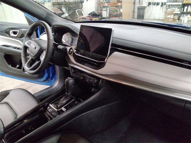 Used 2024 Jeep Compass Limited image 21