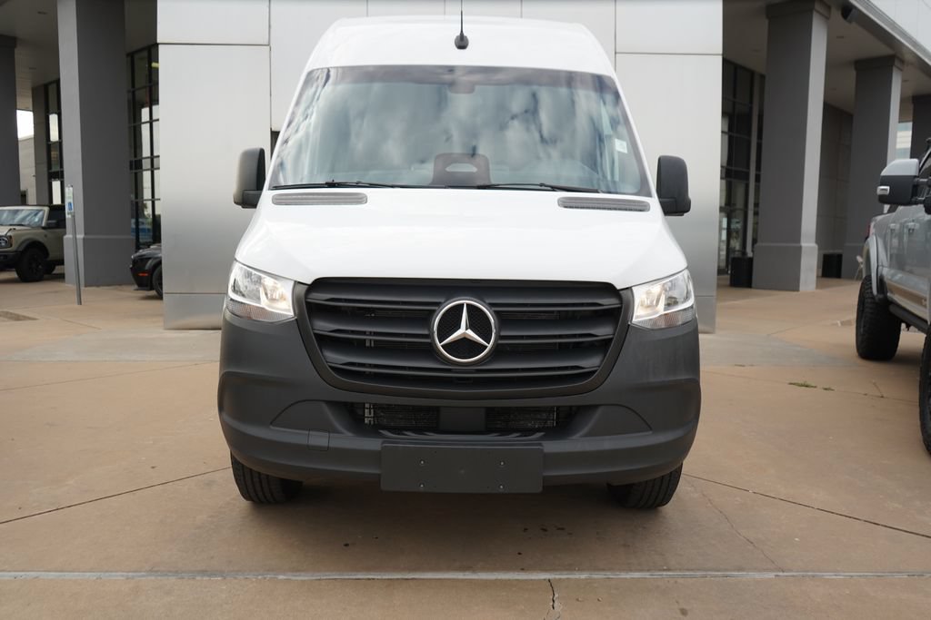 Used 2025 Mercedes-Benz Sprinter 2500 image 3