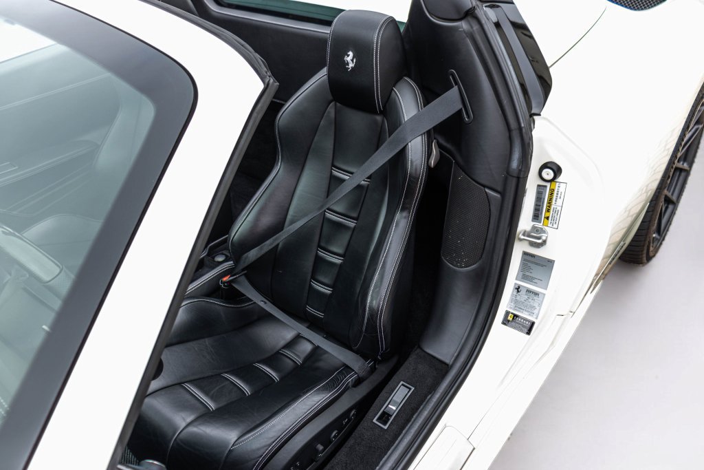 Used 2014 Ferrari 458 Spider RWD image 6