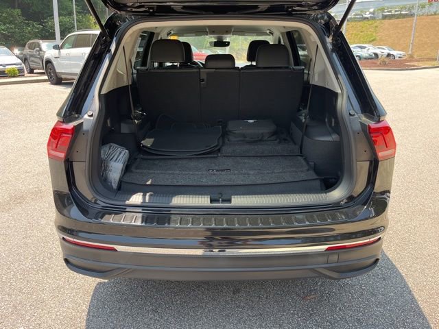 Used 2023 Volkswagen Tiguan SE image 31
