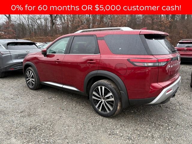 New 2025 Nissan Pathfinder Platinum image 3