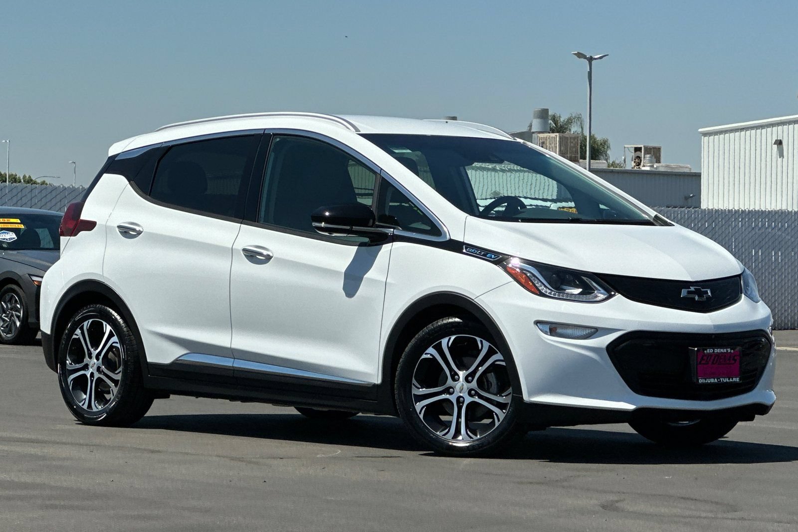 Used 2020 Chevrolet Bolt Premier w/ Infotainment Package FWD image 2