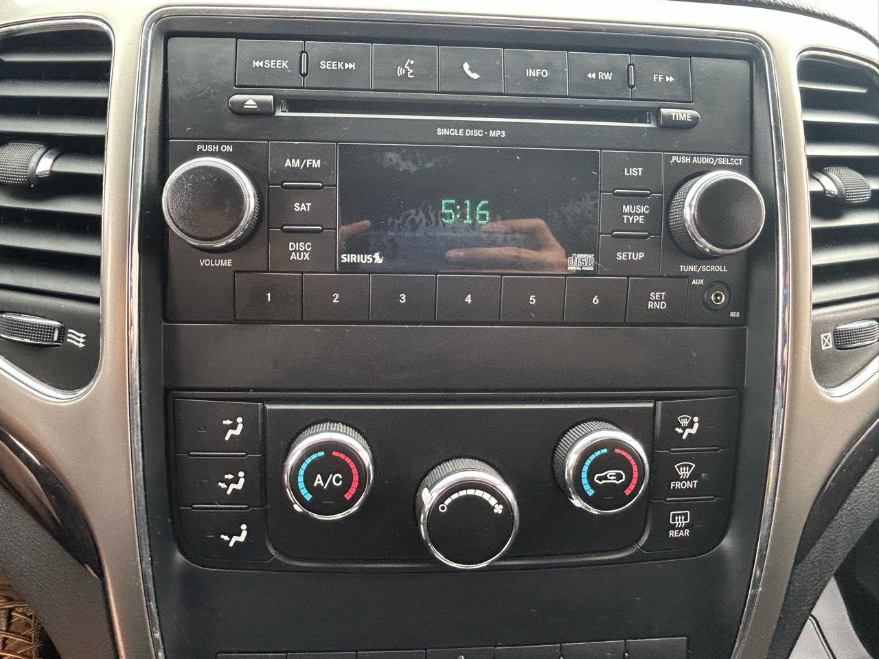 Used 2011 Jeep Grand Cherokee Laredo AWD/4WD image 22