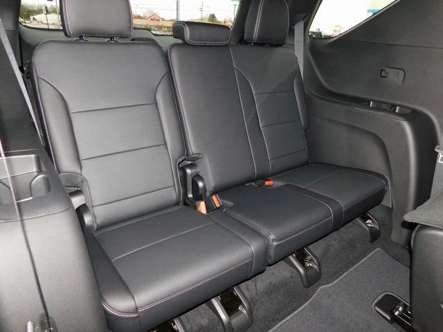 New 2026 Chevrolet Traverse LT w/ Driver Confidence Package image 31