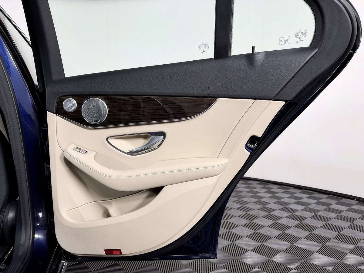 Used 2018 Mercedes-Benz C 300 4MATIC Sedan image 43