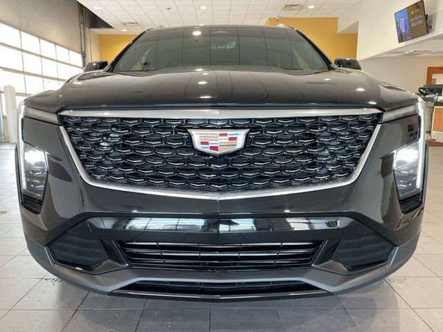 Used 2024 Cadillac XT4 Premium Luxury w/ Technology Package FWD image 9