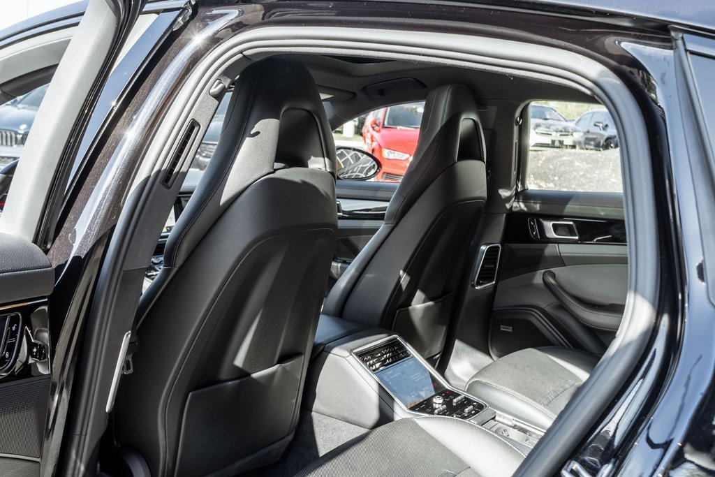 Used 2018 Porsche Panamera 4 image 27