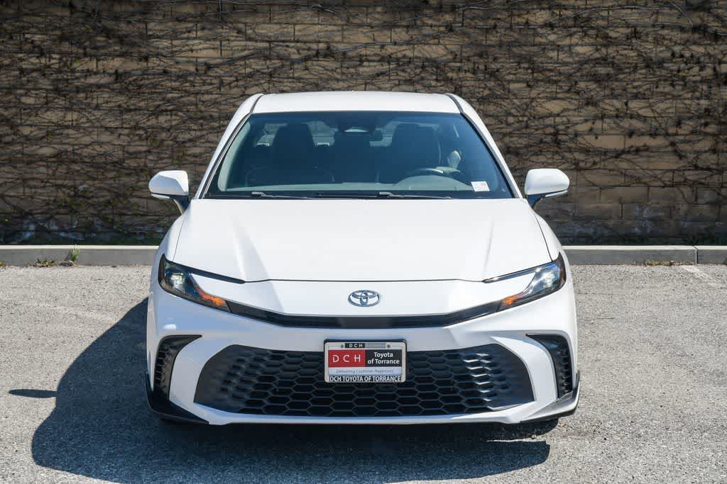 Used 2025 Toyota Camry SE video 2