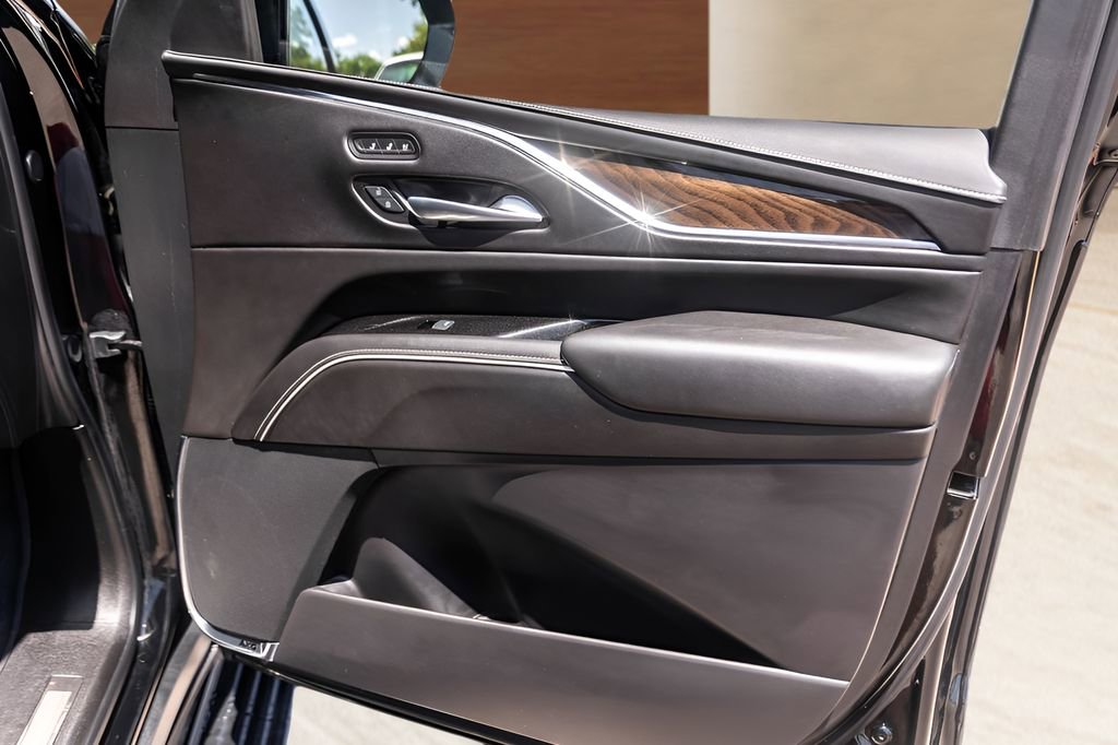 Certified 2024 Cadillac Escalade ESV Sport Platinum w/ LPO, ONYX Package AWD/4WD image 31