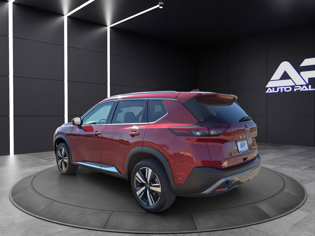 Used 2023 Nissan Rogue SL w/ SL Premium Package image 4