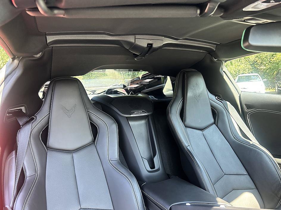 Used 2021 Chevrolet Corvette Stingray Coupe w/ Z51 Performance Package RWD image 19